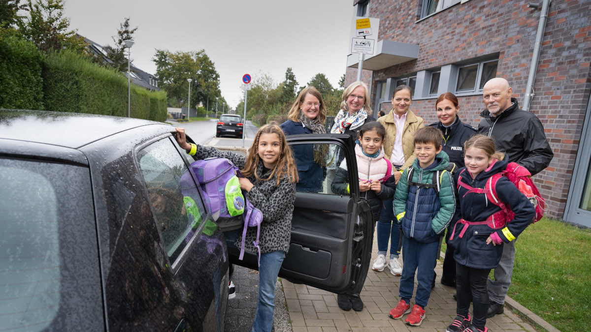 Krefelder Fairkehr - Elternhaltestelle Geschwister-Scholl-Schule Oppum